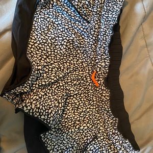 Lululemon shorts size 6